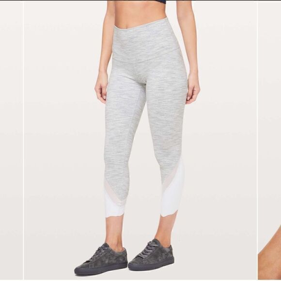 Lululemon Wunder Under Scalloped Crop - Picture 3 of 15